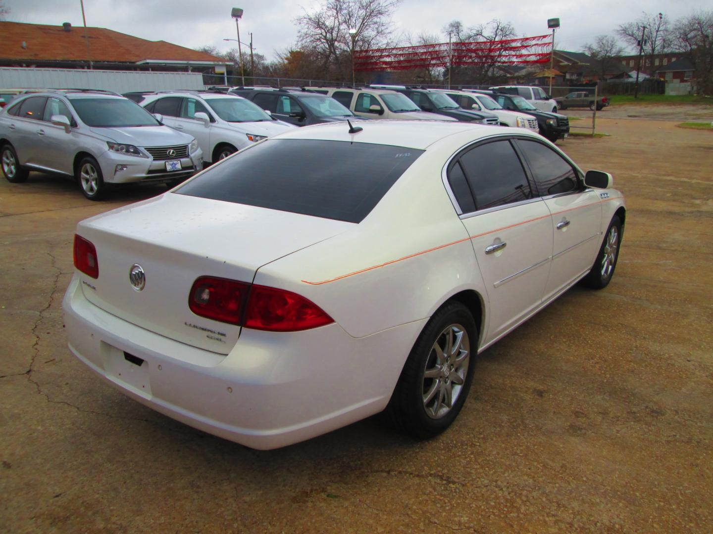 2007 Buick Lucerne (1G4HD57257U) , located at 1815 NE 28th St., Fort Worth, TX, 76106, (817) 625-6251, 32.795582, -97.333069 - Photo#4